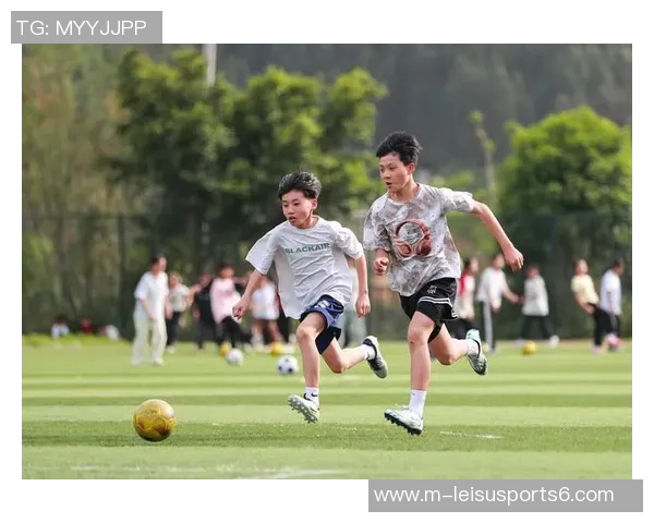 小学足球教学视频全方位解析助力孩子们快乐成长与技能提升